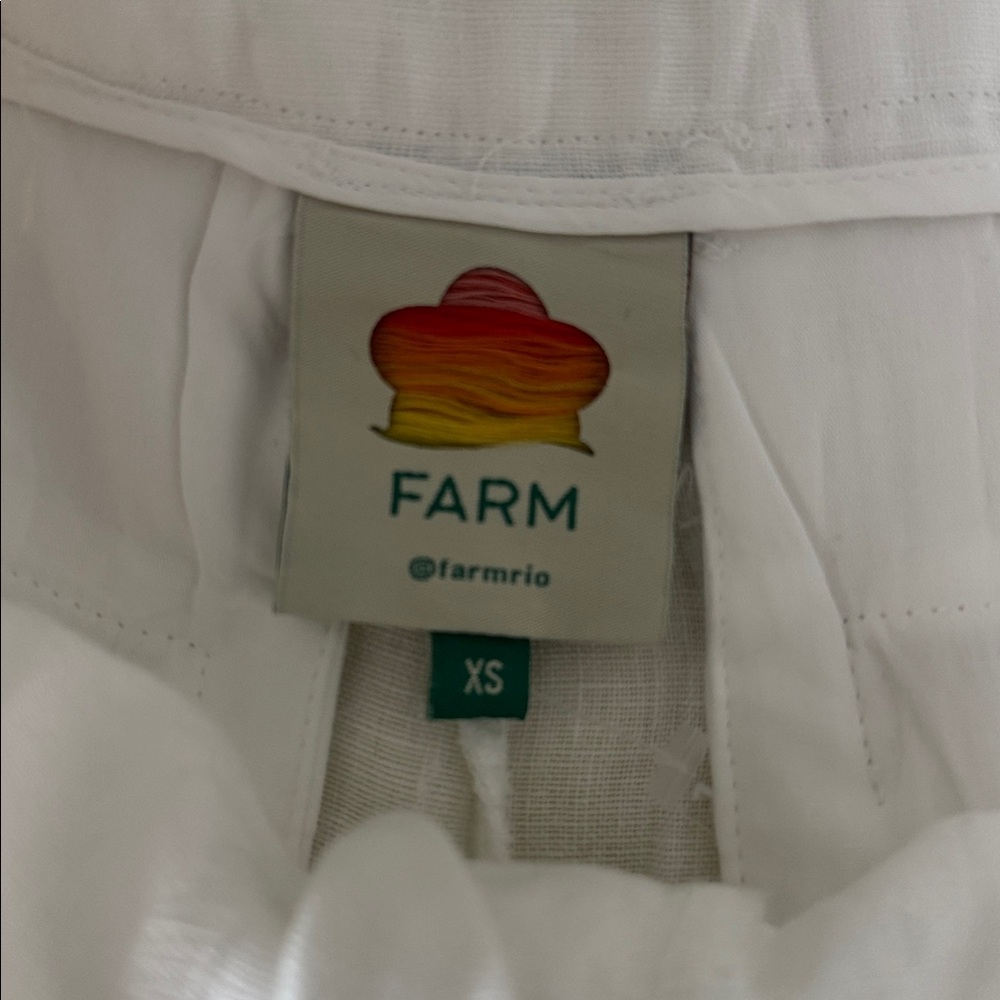 FARM Rio
Richelieu Linen Shorts, Size XS - Picture 8 of 8